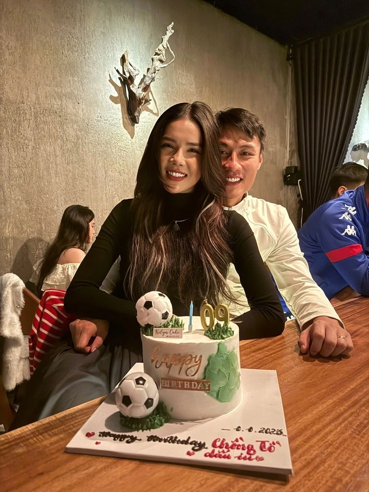 Hôn nhân của mỹ nhân showbiz Việt và cầu thủ: Người viên mãn, người đổ vỡ Hôn nhân của mỹ nhân showbiz Việt và cầu thủ: Người viên mãn, người đổ vỡ