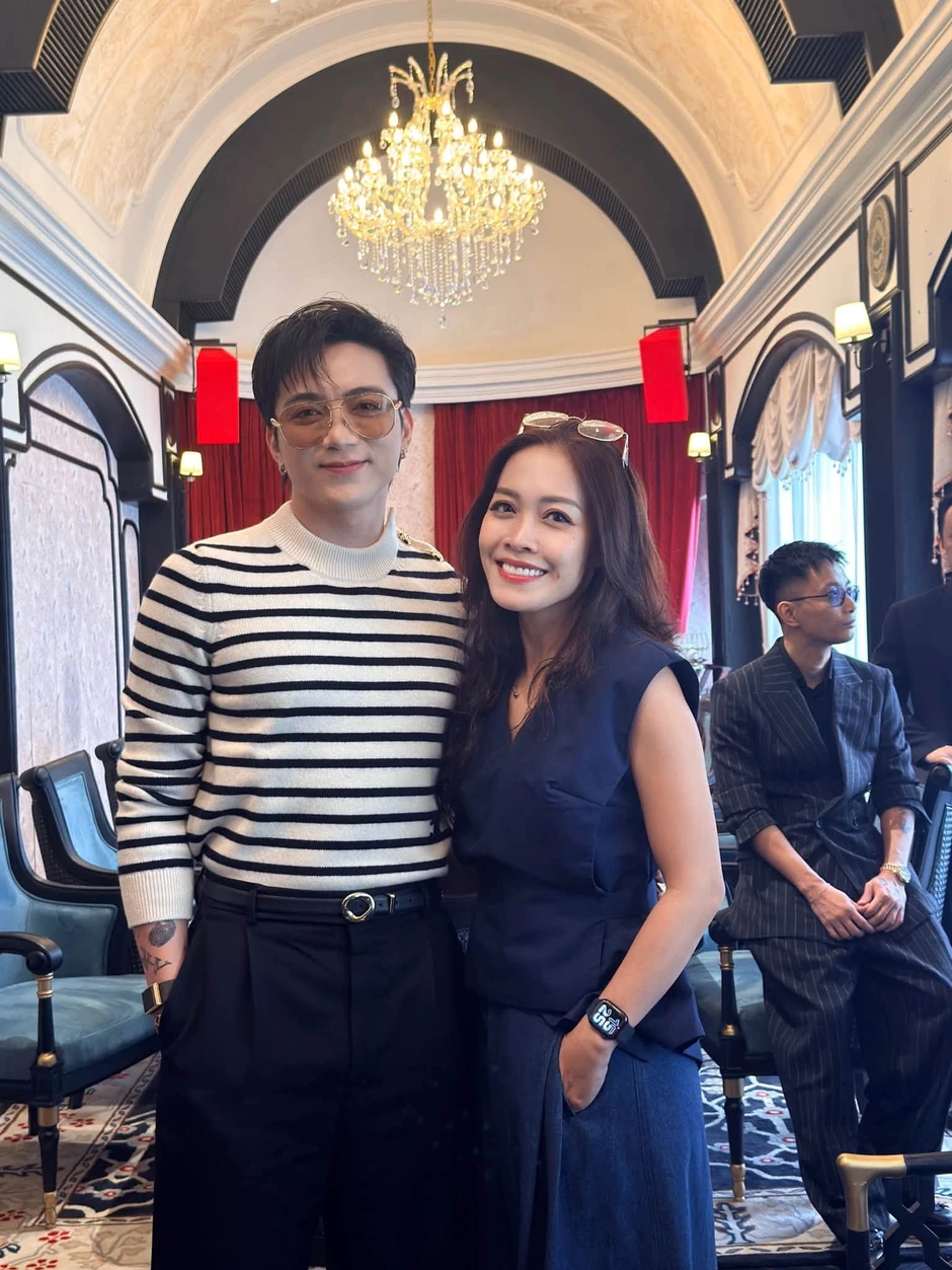 Hồng Vân nói lời gan ruột gửi chồng Lê Tuấn Anh, Hồ Ngọc Hà diện hàng hiệu dạo phố Hồng Vân nói lời gan ruột gửi chồng Lê Tuấn Anh, Hồ Ngọc Hà diện hàng hiệu dạo phố