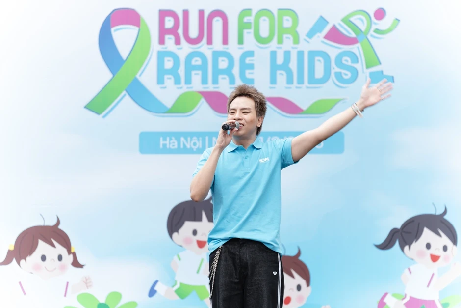 Hứa Kim Tuyền c&ugrave;ng d&agrave;n kh&aacute;ch mời ph&aacute;t động giải chạy 'Run For Rare Kids'