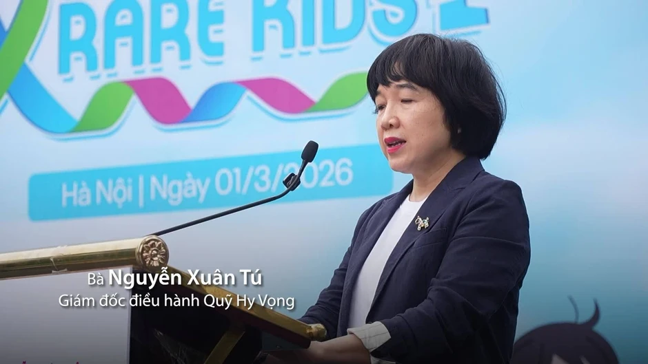 Hứa Kim Tuyền c&ugrave;ng d&agrave;n kh&aacute;ch mời ph&aacute;t động giải chạy 'Run For Rare Kids'