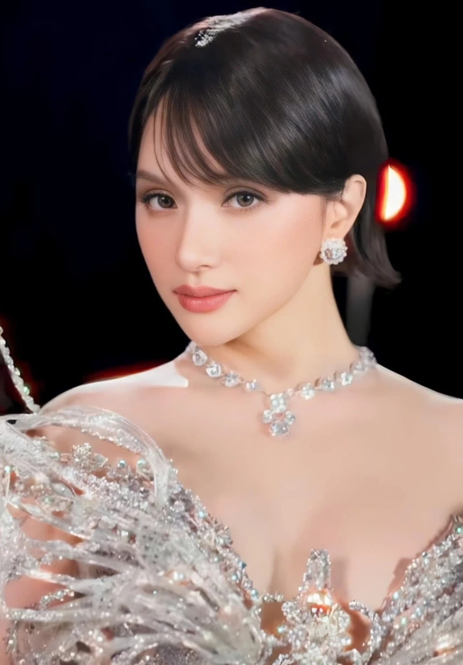 Hương Giang: 'Sẵn sàng chinh phục Miss Grand International' Hương Giang: 'Sẵn sàng chinh phục Miss Grand International'