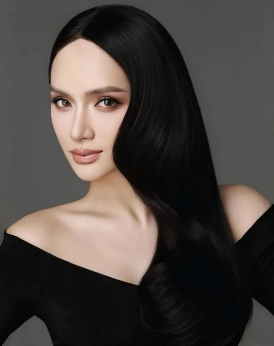 Hương Giang: 'Sẵn sàng chinh phục Miss Grand International' Hương Giang: 'Sẵn sàng chinh phục Miss Grand International'