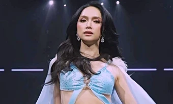 Hương Giang thi diễn áo tắm tại Miss Grand International