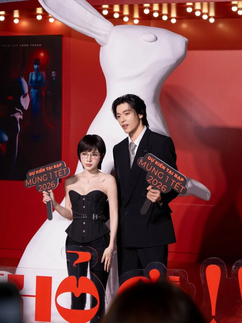 Khó hiểu cặp đôi Vbiz 5 lần 7 lượt phủ nhận "xào couple": Quay clip chung nhan nhản, nay còn đóng cặp cùng MV