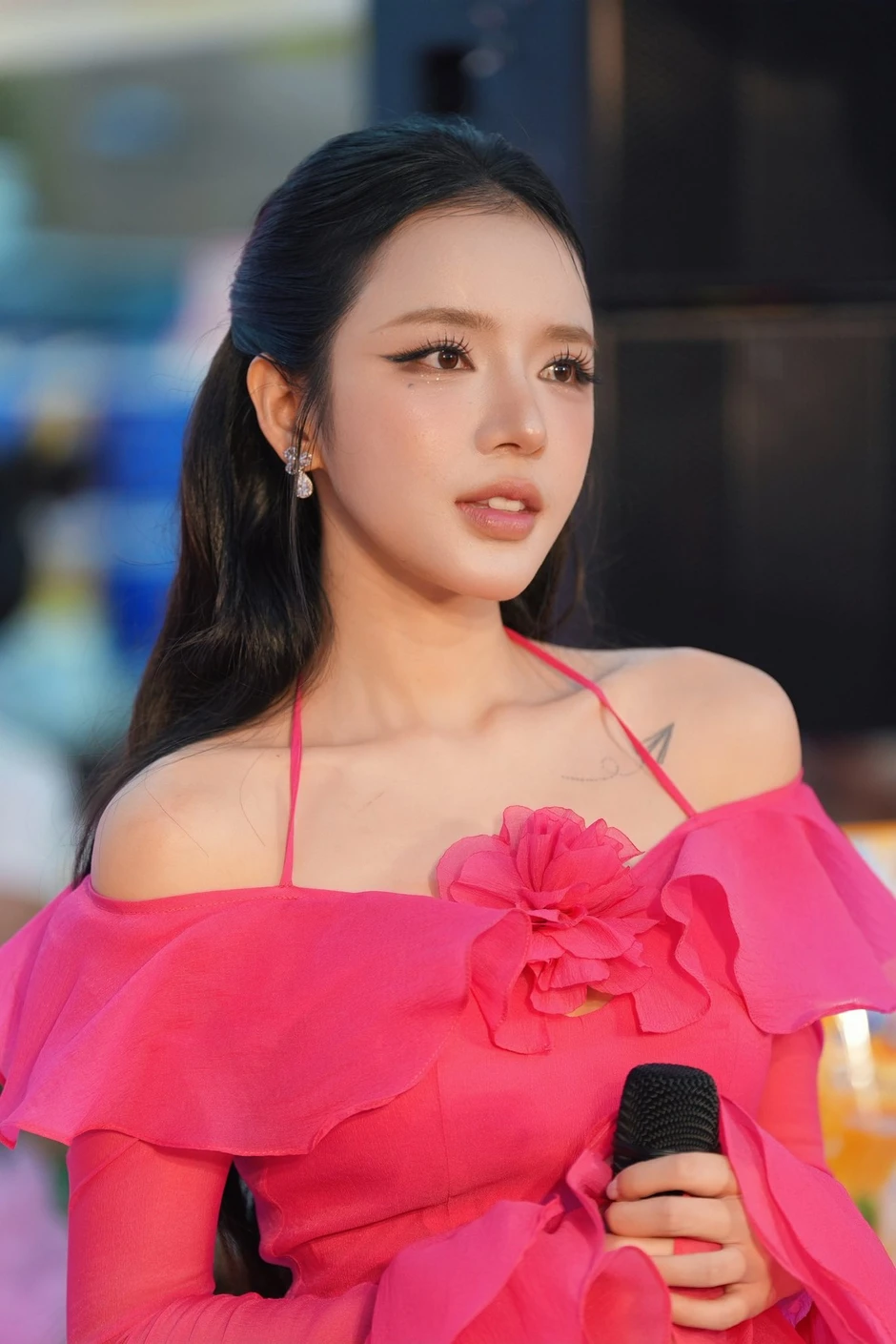 Khó hiểu cặp đôi Vbiz 5 lần 7 lượt phủ nhận "xào couple": Quay clip chung nhan nhản, nay còn đóng cặp cùng MV