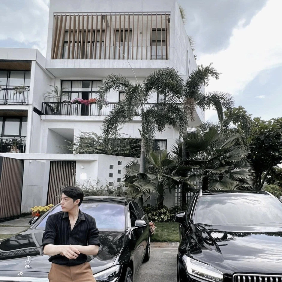 Khối tài sản khó tin của nam ca sĩ Việt đẹp trai, hát hay nhất nhì showbiz Việt Khối tài sản khó tin của nam ca sĩ Việt đẹp trai, hát hay nhất nhì showbiz Việt
