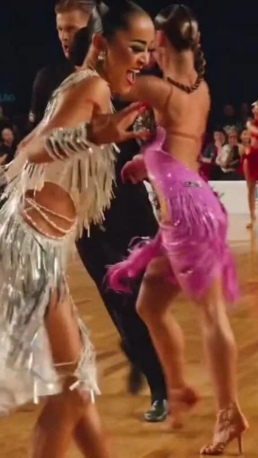 Kiện tướng dancesport Thu Hương: 'Tôi không có thời gian hẹn hò' Kiện tướng dancesport Thu Hương: 'Tôi không có thời gian hẹn hò'