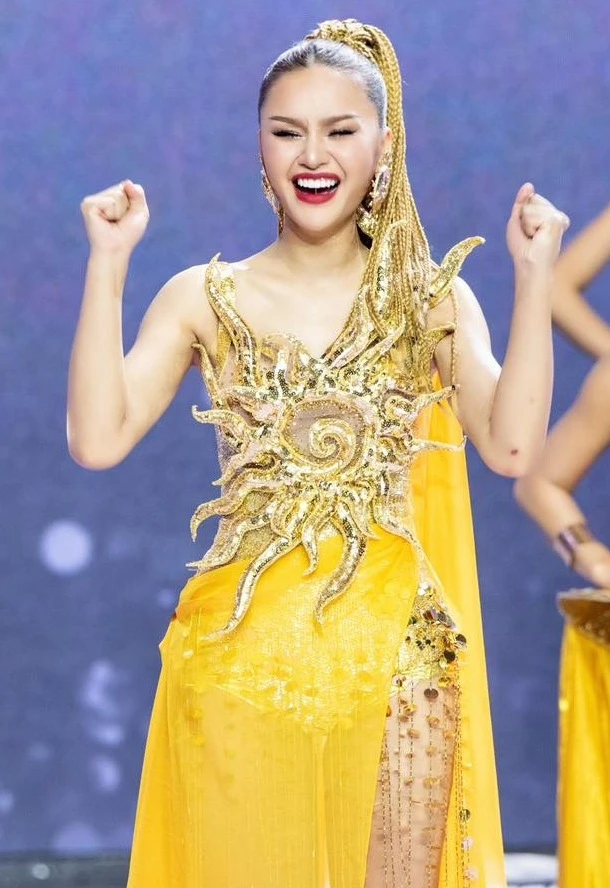 Lê Thu Trang sắp dự Cannes thì vỡ mộng phút chót, phải ở nhà vì lý do khó ngờ Lê Thu Trang sắp dự Cannes thì vỡ mộng phút chót, phải ở nhà vì lý do khó ngờ