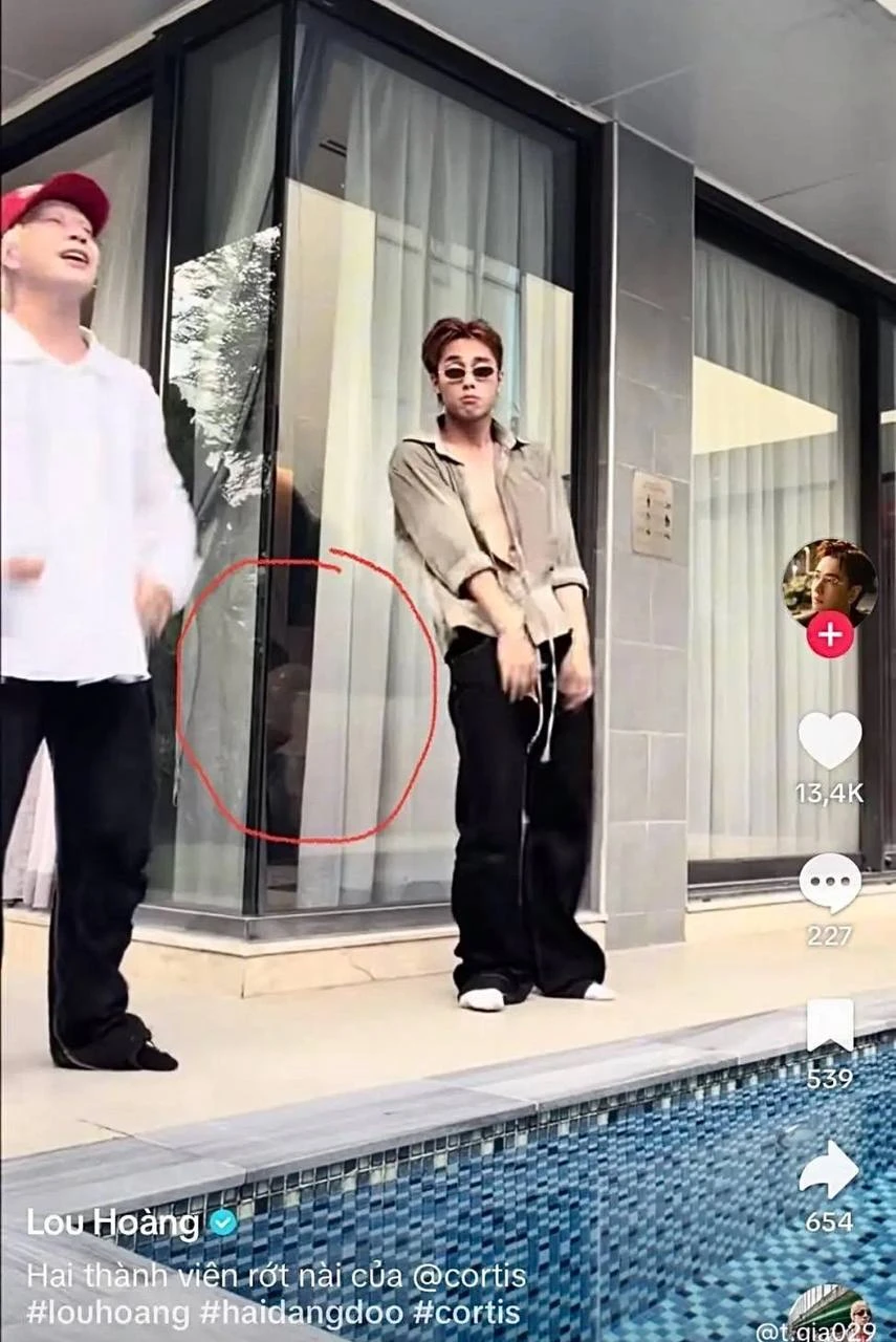 Loạt chi tiết bất thường trong "bức ảnh AI" vụ nghi Hải Đăng Doo dùng bóng cười tại khách sạn Loạt chi tiết bất thường trong "bức ảnh AI" vụ nghi Hải Đăng Doo dùng bóng cười tại khách sạn