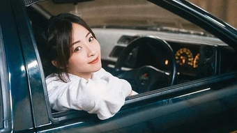 Mỹ nhân Hong Kong làm tài xế taxi