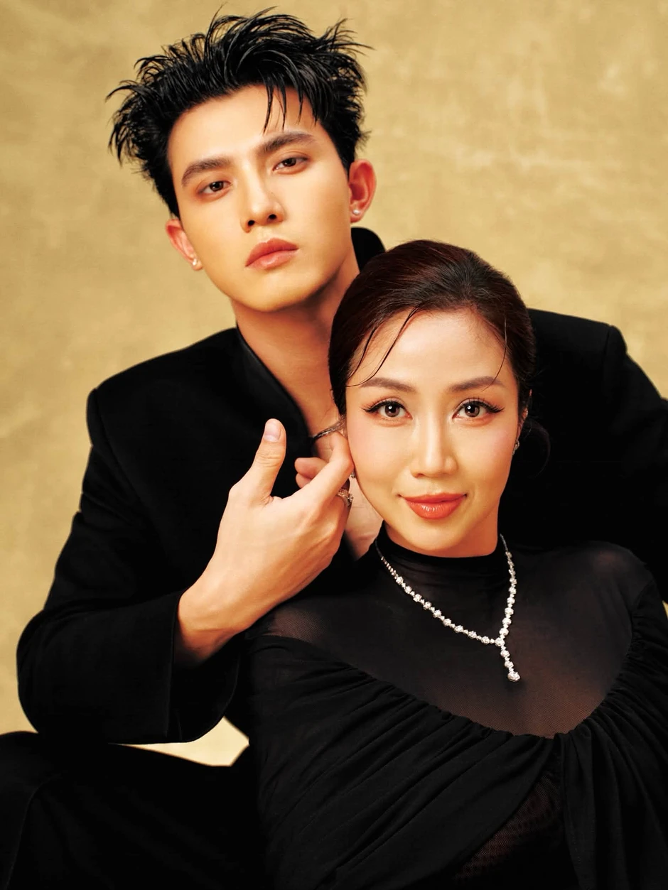 Mỹ nhân Việt hot ầm ầm cõi mạng vì clip mắng chồng 3 phút liên tục Mỹ nhân Việt hot ầm ầm cõi mạng vì clip mắng chồng 3 phút liên tục