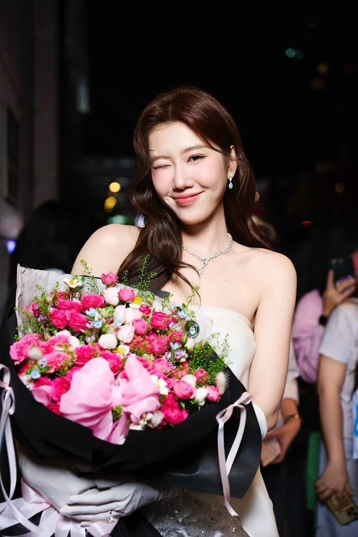 Mỹ nhân Việt từng 3 lần trượt hoa hậu lọt đề cử 100 gương mặt đẹp nhất thế giới Mỹ nhân Việt từng 3 lần trượt hoa hậu lọt đề cử 100 gương mặt đẹp nhất thế giới