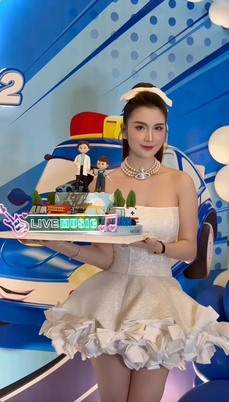 Mỹ nhân Việt vừa công khai có con trai 3 tuổi với bác sĩ thẩm mỹ nổi tiếng Mỹ nhân Việt vừa công khai có con trai 3 tuổi với bác sĩ thẩm mỹ nổi tiếng