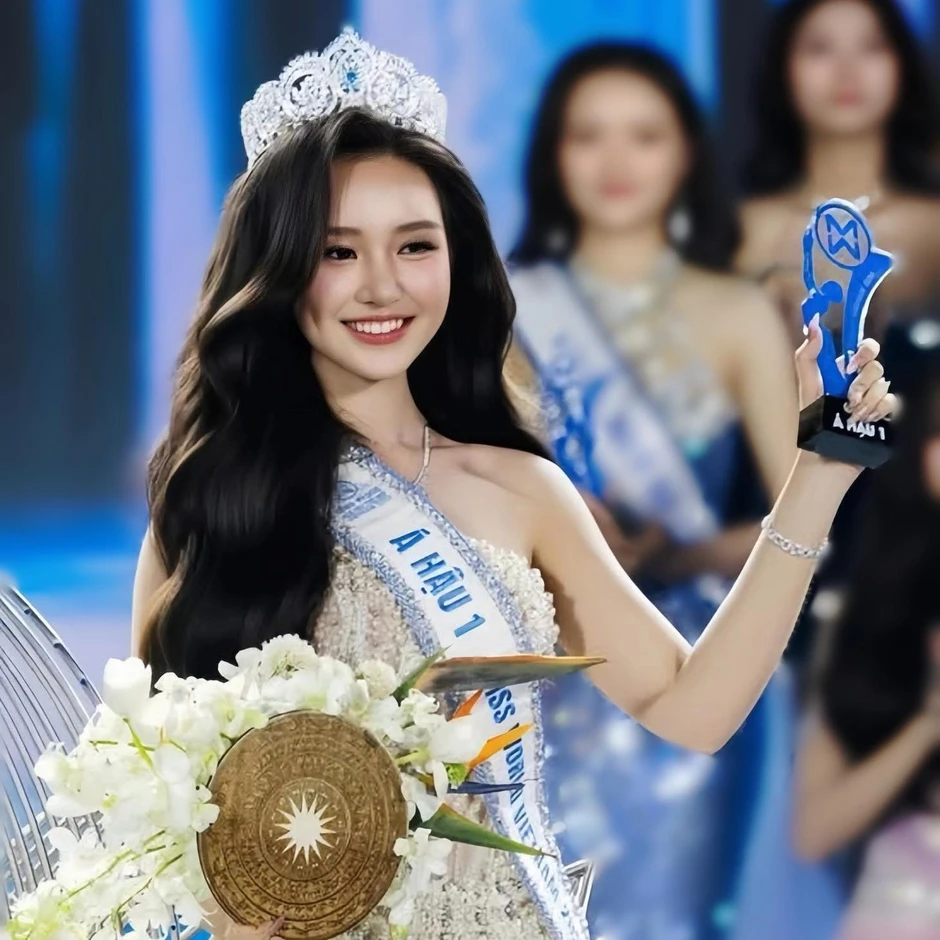 Mỹ nhân Việt vừa được công bố thi Hoa hậu Quốc tế đã khiến netizen lo lắng vì 1 điều Mỹ nhân Việt vừa được công bố thi Hoa hậu Quốc tế đã khiến netizen lo lắng vì 1 điều