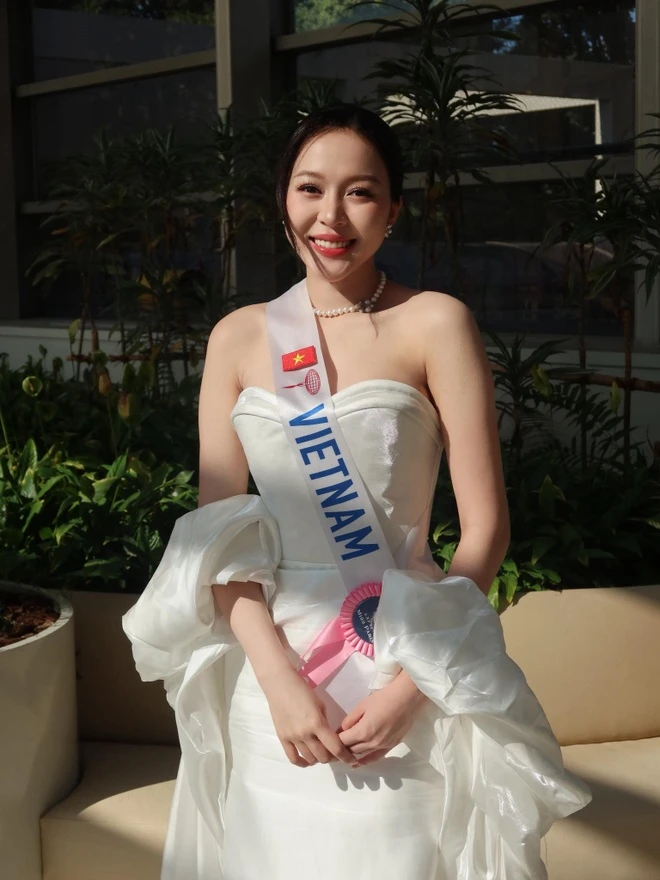 Mỹ nhân Việt vừa được công bố thi Hoa hậu Quốc tế đã khiến netizen lo lắng vì 1 điều Mỹ nhân Việt vừa được công bố thi Hoa hậu Quốc tế đã khiến netizen lo lắng vì 1 điều