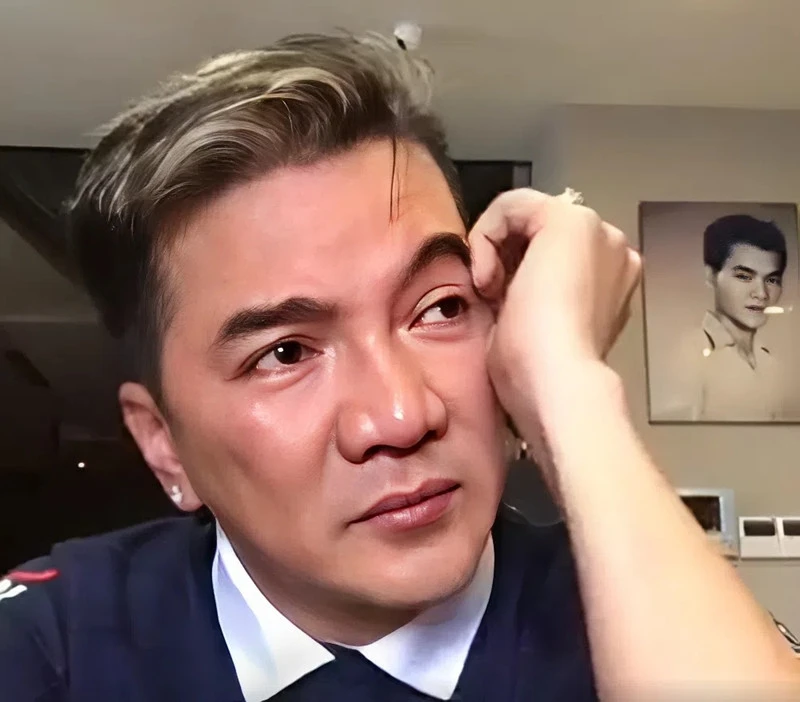 Mâu thuẫn gia đình của sao Việt: Người bị từ mặt, người 30 năm không gặp cha Mâu thuẫn gia đình của sao Việt: Người bị từ mặt, người 30 năm không gặp cha
