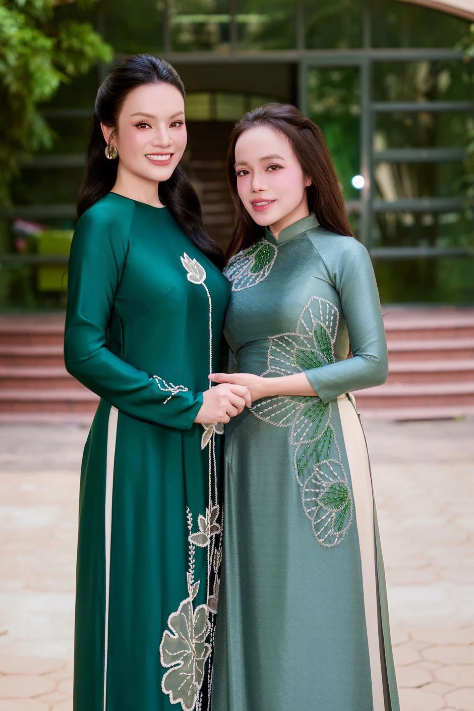 MC Hoài Anh VTV đẹp nền nã, Cục trưởng Xuân Bắc chống ngập giữa đêm