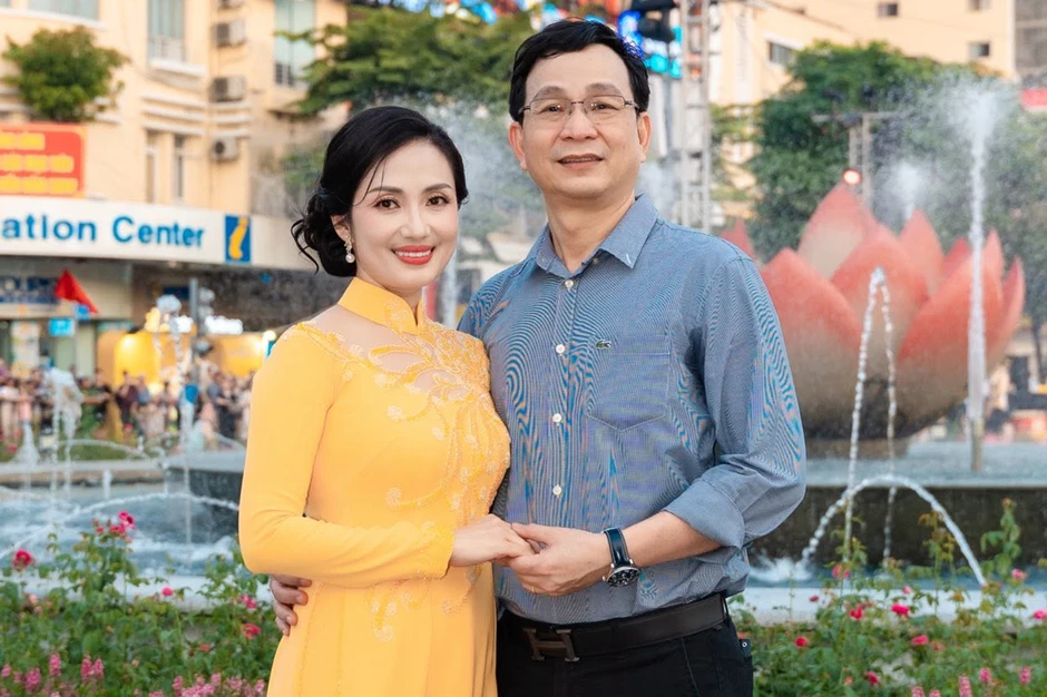 MC Phương Thảo tuổi 47 viên mãn, hôn nhân kín tiếng với chồng bác sĩ trưởng khoa MC Phương Thảo tuổi 47 viên mãn, hôn nhân kín tiếng với chồng bác sĩ trưởng khoa