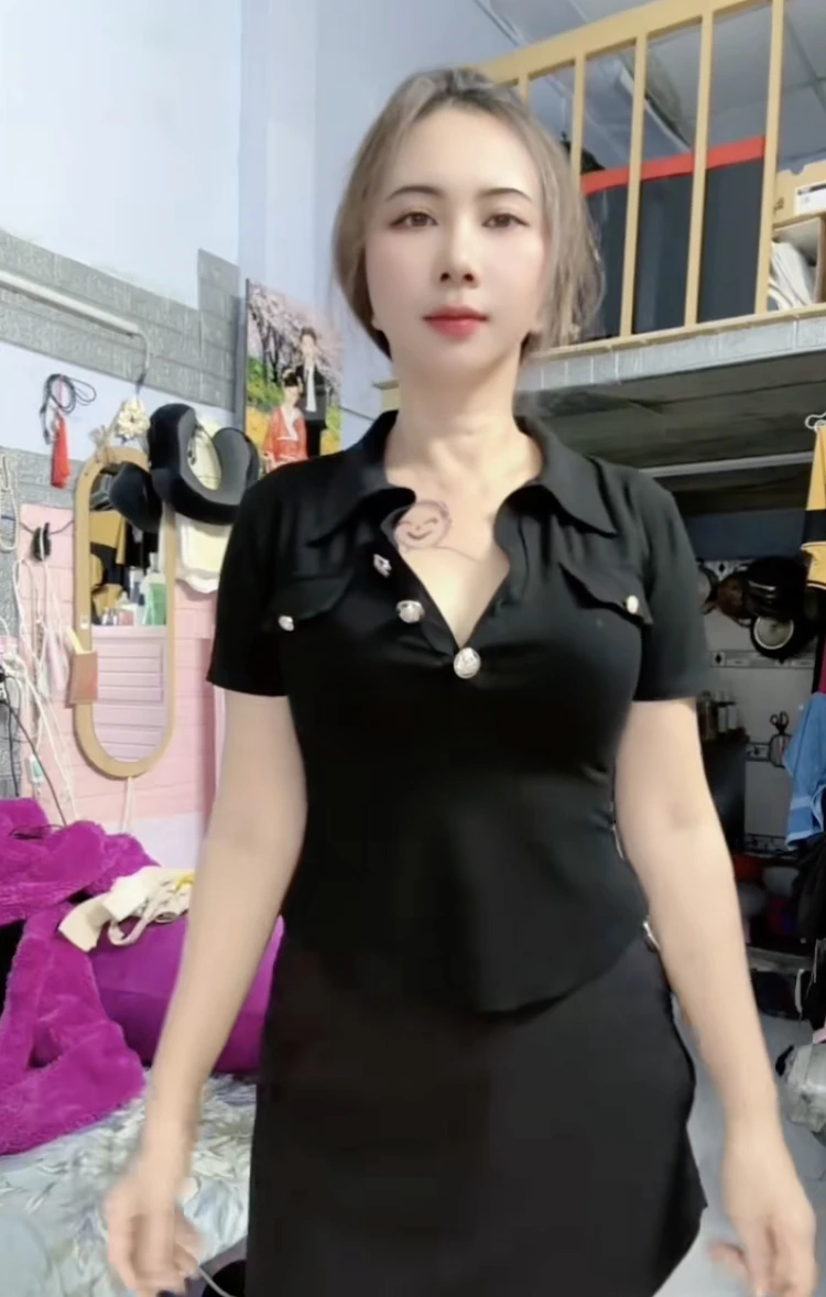 Mẹ dọn ra ở phòng trọ, còn bố Thuỳ Tiên giờ ra sao? Mẹ dọn ra ở phòng trọ, còn bố Thuỳ Tiên giờ ra sao?