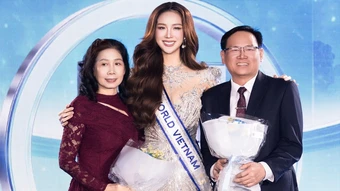 Mẹ hoa hậu Bảo Ngọc: Yên tâm vì con mạnh mẽ