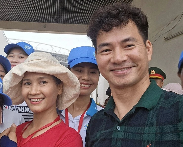 Minh Nguyệt vai Biển 'Sóng ở đáy sông': 10 năm ăn chay, tự hào kể về con trai Minh Nguyệt vai Biển 'Sóng ở đáy sông': 10 năm ăn chay, tự hào kể về con trai