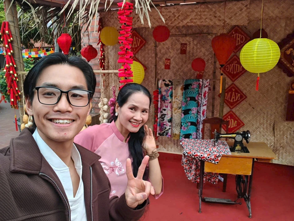 Minh Nguyệt vai Biển 'Sóng ở đáy sông': 10 năm ăn chay, tự hào kể về con trai Minh Nguyệt vai Biển 'Sóng ở đáy sông': 10 năm ăn chay, tự hào kể về con trai