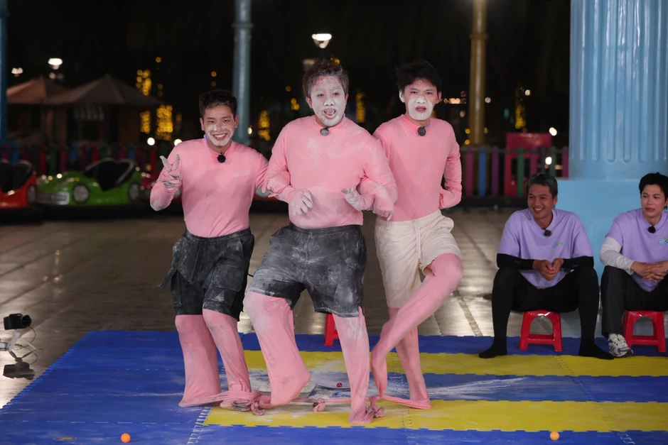 MXH réo gọi, Quân AP phản hồi, nhưng chúng tôi cần câu trả lời rõ ràng hơn thì nam ca sĩ không nói MXH réo gọi, Quân AP phản hồi, nhưng chúng tôi cần câu trả lời rõ ràng hơn thì nam ca sĩ không nói