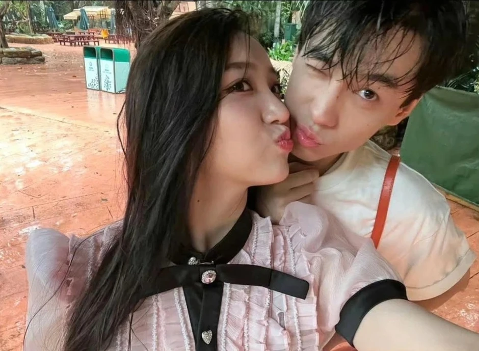 Nam diễn viên 29 tuổi bị tố ngoại tình và có con riêng Nam diễn viên 29 tuổi bị tố ngoại tình và có con riêng
