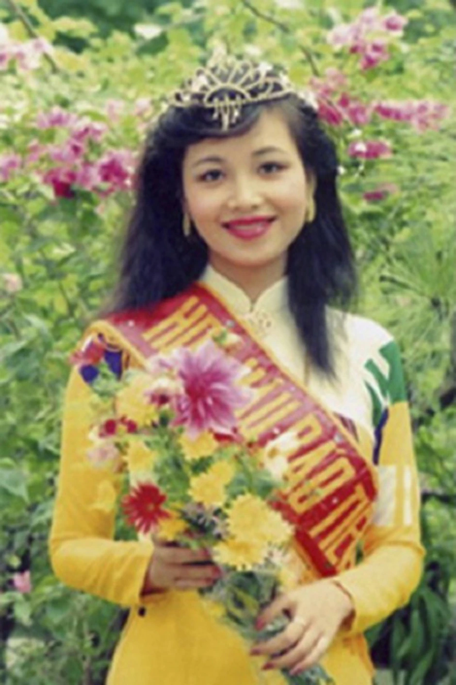 Nàng hậu dòng dõi "trâm anh thế phiệt", giữ kỷ lục thông thạo 5 ngoại ngữ Nàng hậu dòng dõi "trâm anh thế phiệt", giữ kỷ lục thông thạo 5 ngoại ngữ