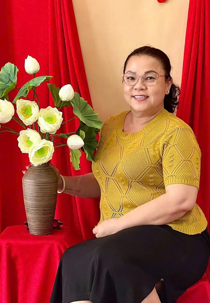 Nghệ sĩ Ngọc Lan từng trắng tay sau ly hôn, bươn chải nuôi con suốt 10 năm
