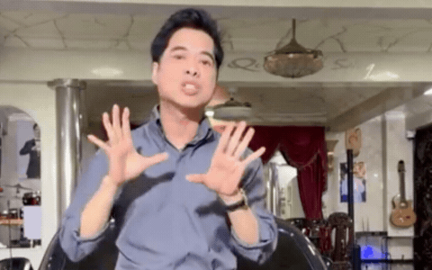 Ngọc Sơn livestream: "Nếu test người tôi có chất cấm, tôi tặng cả gia tài" Ngọc Sơn livestream: "Nếu test người tôi có chất cấm, tôi tặng cả gia tài"