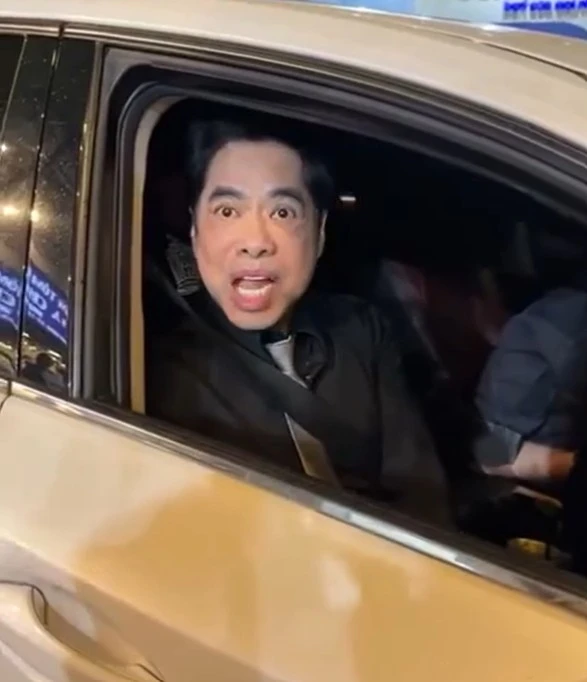 Ngọc Sơn livestream: "Nếu test người tôi có chất cấm, tôi tặng cả gia tài" Ngọc Sơn livestream: "Nếu test người tôi có chất cấm, tôi tặng cả gia tài"