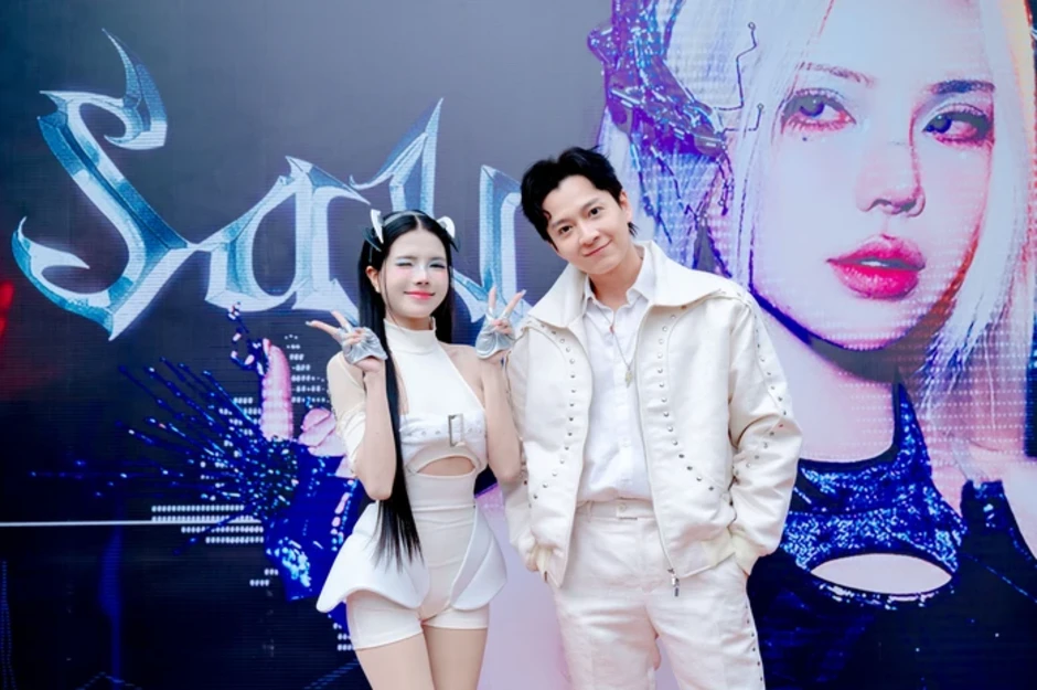 Ngôi sao Esports bất ngờ rẽ hướng