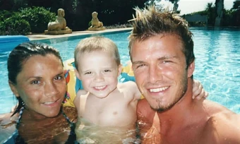 Nhà Beckham chúc sinh nhật con lớn giữa ồn ào