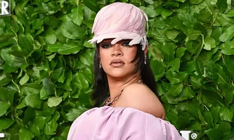 Nhà của Rihanna bị bắn
