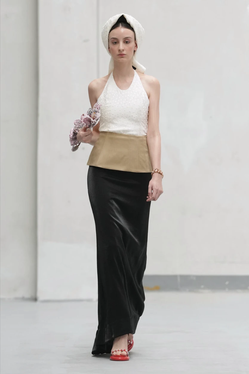 Nhà thiết kế Việt sinh năm 2000 có 3 show diễn tại Milan Fashion Week là ai? Nhà thiết kế Việt sinh năm 2000 có 3 show diễn tại Milan Fashion Week là ai?
