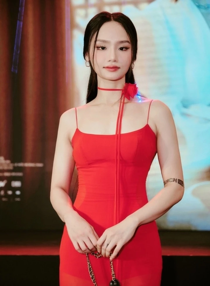 Nhan sắc Miu Lê thay đổi thế nào sau 15 năm vào showbiz? Nhan sắc Miu Lê thay đổi thế nào sau 15 năm vào showbiz?