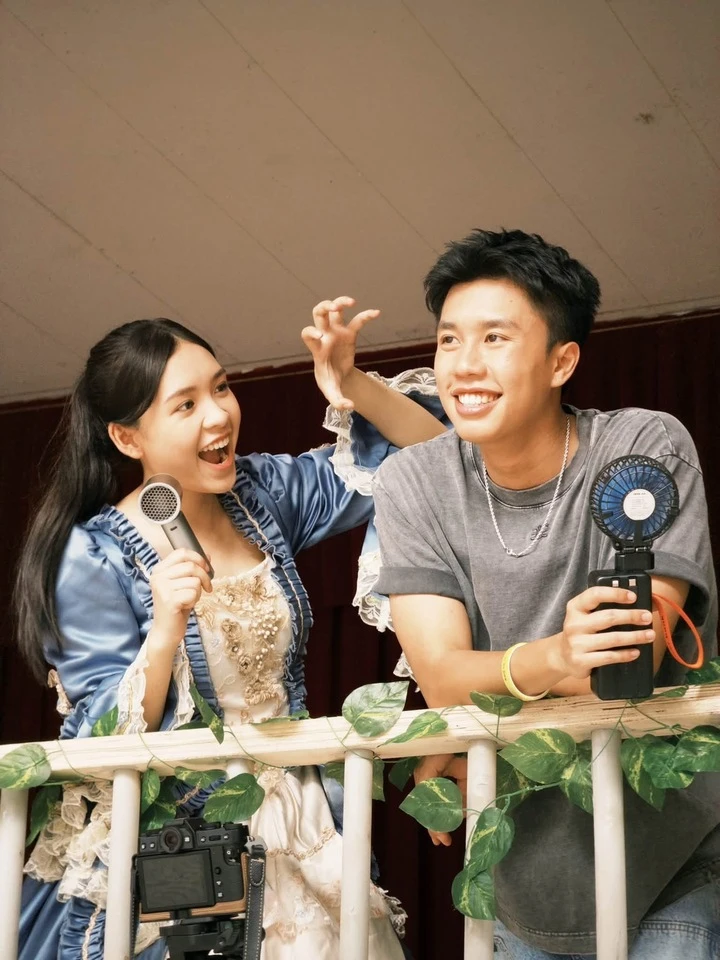 Nhan sắc trong trẻo, ngọt ngào của mỹ nhân mới phim giờ vàng 'Mùa hè năm ấy' Nhan sắc trong trẻo, ngọt ngào của mỹ nhân mới phim giờ vàng 'Mùa hè năm ấy'