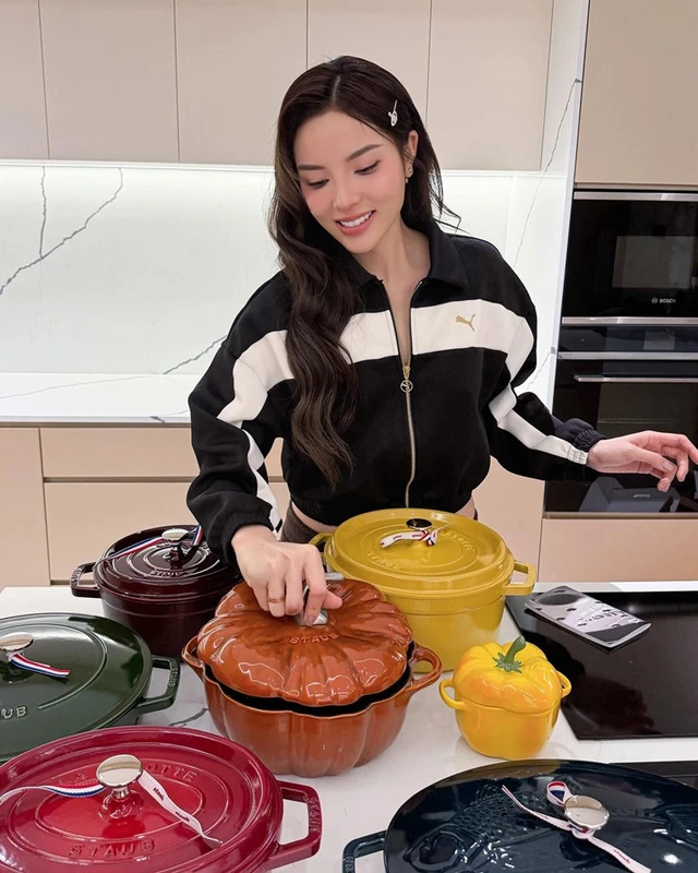 NSND Công Lý hạnh phúc bên vợ trẻ, hình ảnh hiếm thấy của Bảo Thanh