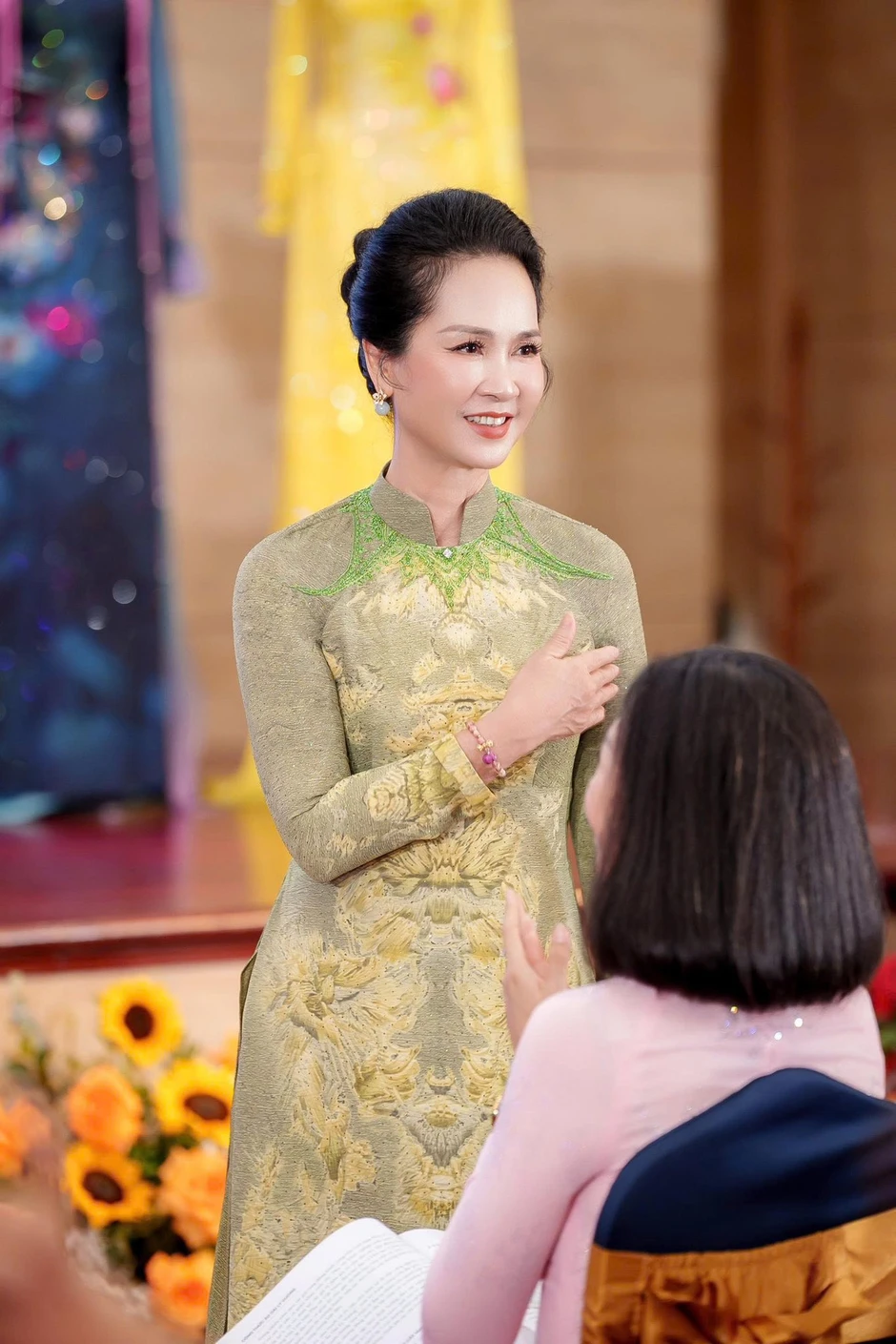 NSND Lan Hương biết rõ người phụ nữ vu khống vợ chồng mình NSND Lan Hương biết rõ người phụ nữ vu khống vợ chồng mình