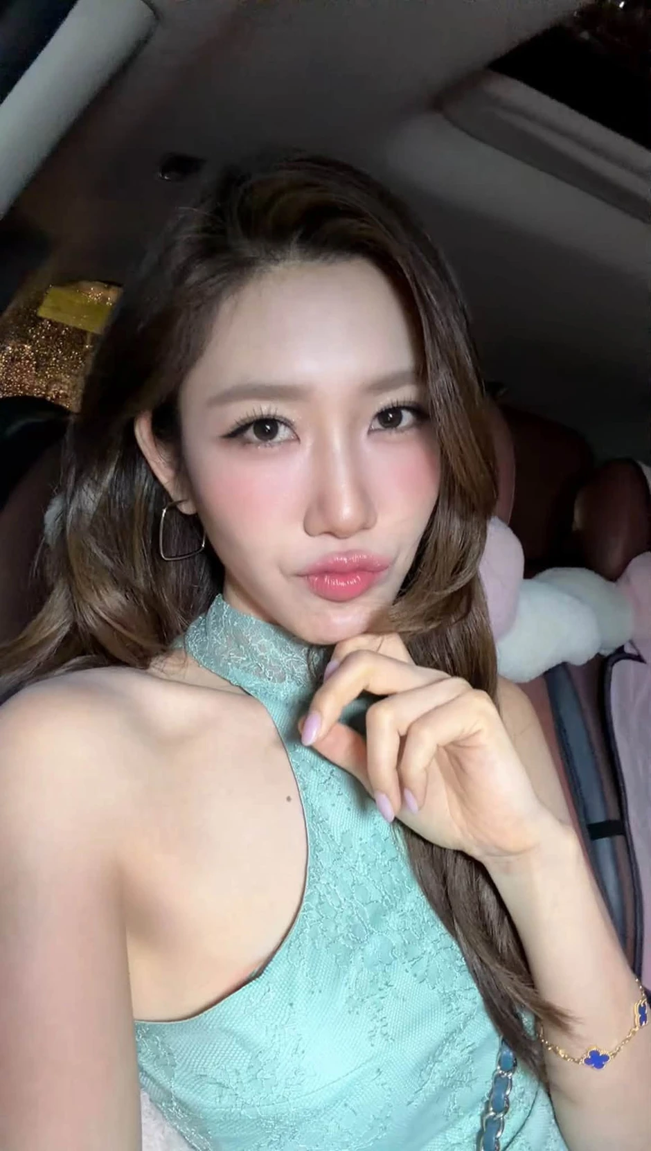 NSND Phạm Phương Thảo làm duyên trong vườn bưởi, Sơn Tuyền U70 chăm chạy bộ NSND Phạm Phương Thảo làm duyên trong vườn bưởi, Sơn Tuyền U70 chăm chạy bộ