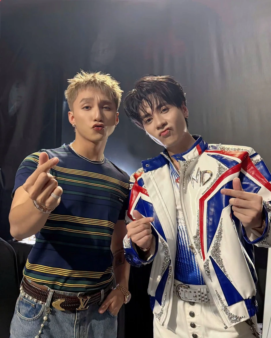 NSND Phạm Phương Thảo làm duyên trong vườn bưởi, Sơn Tuyền U70 chăm chạy bộ NSND Phạm Phương Thảo làm duyên trong vườn bưởi, Sơn Tuyền U70 chăm chạy bộ