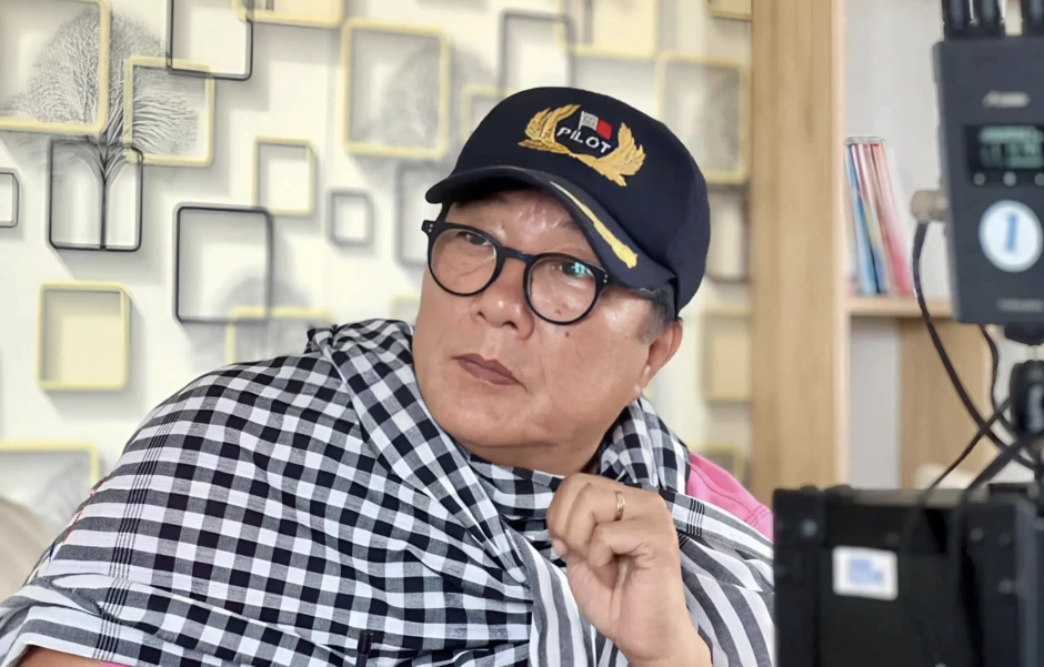 NSND Trọng Trinh tuổi 70 vẫn trẻ khoẻ, bị vợ kém 16 tuổi phàn nàn và cháu nội nhầm tên NSND Trọng Trinh tuổi 70 vẫn trẻ khoẻ, bị vợ kém 16 tuổi phàn nàn và cháu nội nhầm tên