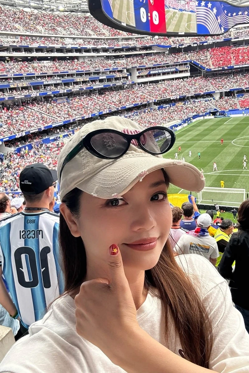 NSƯT Kiều Anh kể hậu trường thú vị xem World Cup 2026 ở Mỹ cùng khoảnh khắc vỡ òa NSƯT Kiều Anh kể hậu trường thú vị xem World Cup 2026 ở Mỹ cùng khoảnh khắc vỡ òa