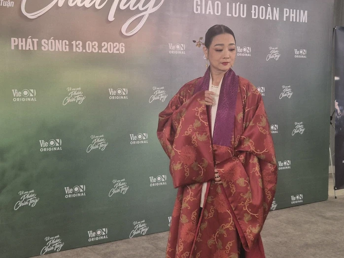 NSƯT Mỹ Duyên: "Hoang mang, sợ bị cười khi làm thầy bói!" NSƯT Mỹ Duyên: "Hoang mang, sợ bị cười khi làm thầy bói!"