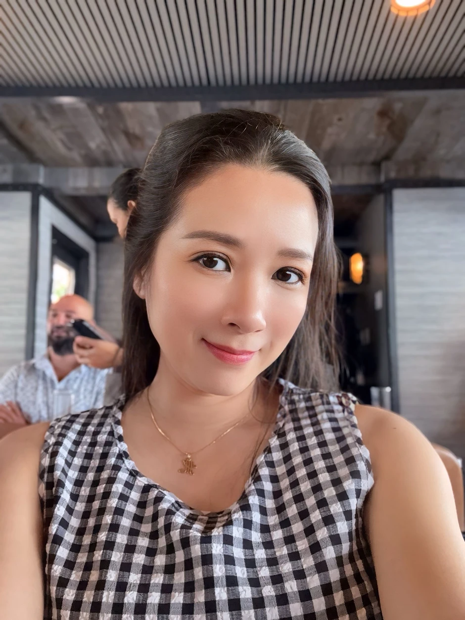 NSƯT Thanh Thanh Hiền U60 giàu có, đẹp căng tràn, nhiều người si mê tặng vàng