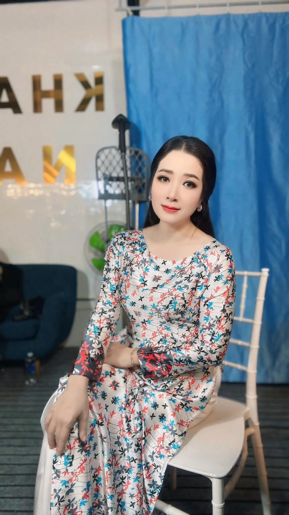 NSƯT Thanh Thanh Hiền U60 giàu có, đẹp căng tràn, nhiều người si mê tặng vàng