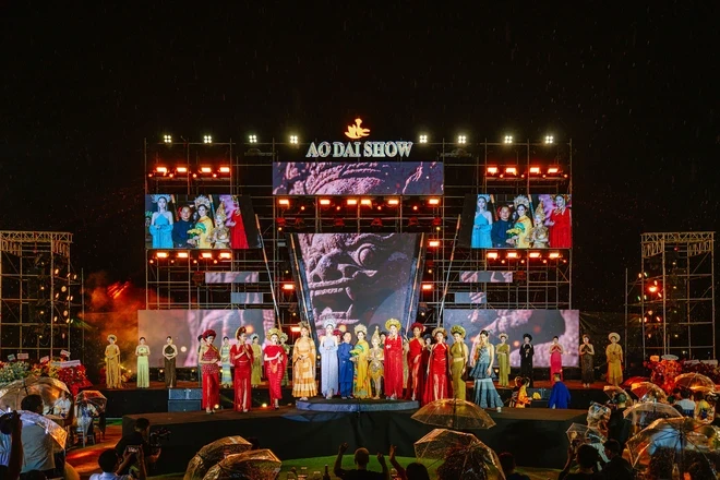 NTK Nguyễn Lan Vy quy tụ dàn hoa hậu, á hậu quốc tế tôn vinh áo dài Việt NTK Nguyễn Lan Vy quy tụ dàn hoa hậu, á hậu quốc tế tôn vinh áo dài Việt
