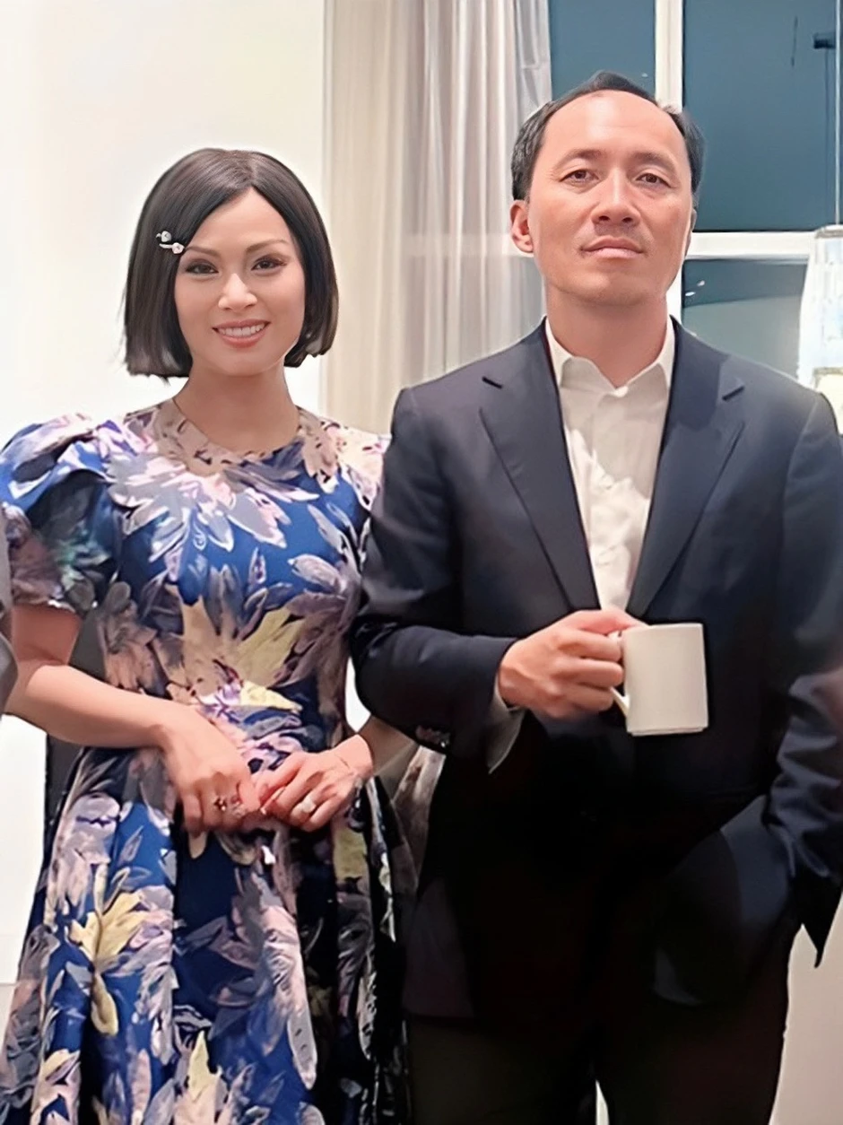 Nữ ca sĩ Việt từ bỏ hào quang sang Mỹ lấy chồng tỷ phú nổi tiếng phố Wall, cuộc sống giờ ra sao? Nữ ca sĩ Việt từ bỏ hào quang sang Mỹ lấy chồng tỷ phú nổi tiếng phố Wall, cuộc sống giờ ra sao?