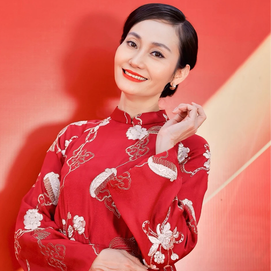 Nữ NSƯT 'xấu nhất màn ảnh' tuổi 50 muốn học tiến sĩ, thỏa hiệp với chồng để giữ hôn nhân